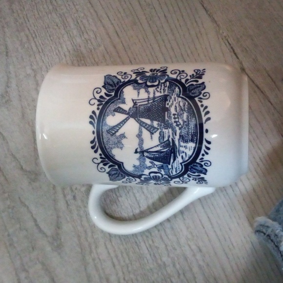 COPY - Vintage Churchill Blue Windmill Mugs (4) - Picture 2 of 3